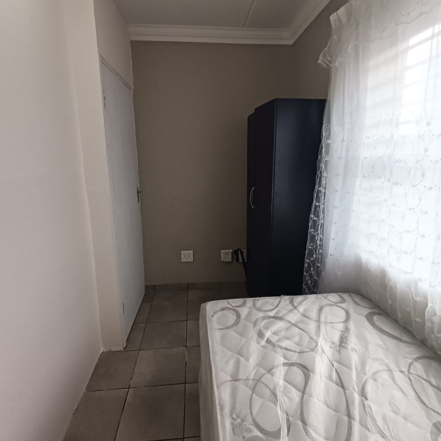 To Let 1 Bedroom Property for Rent in Belhar Western Cape